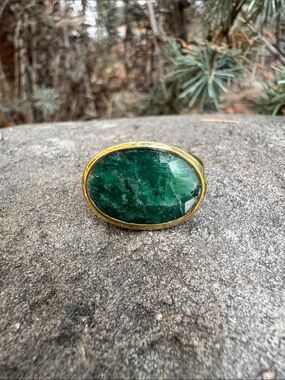 Sundance Green Oval Stone Ring with Gold Bezel